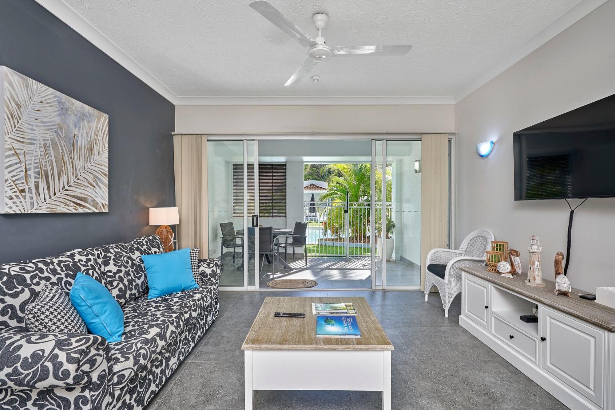 Alassio Apartments With Direct Pool Access Palm Cove Room photo